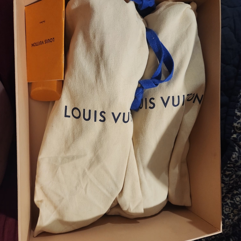Louis Vuitton Runaways Mens Sz 11LV 12US
